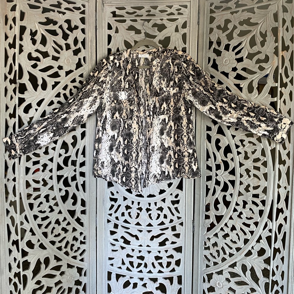 Woven Snake Print Point Collar Long Sleeve Button-Front Shirt